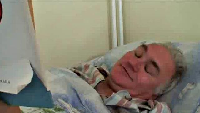 Teen nurse goes down on grandpa