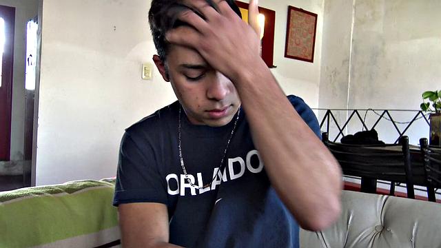 латиноамериканский курьер не устоял перед толстым членом