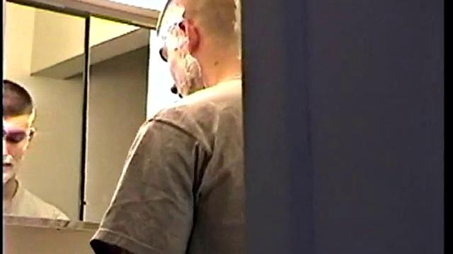 накачанный cj дрочит на камеру свой стояк