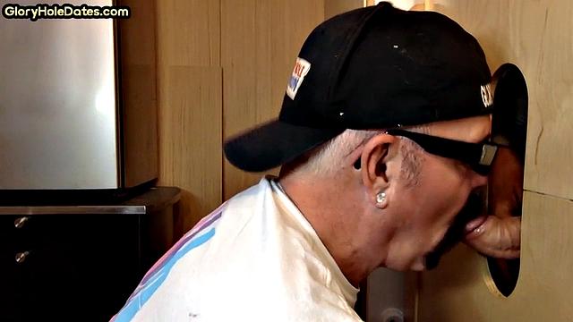 Gloryhole DILF sucks rod in homemade BJ adventure