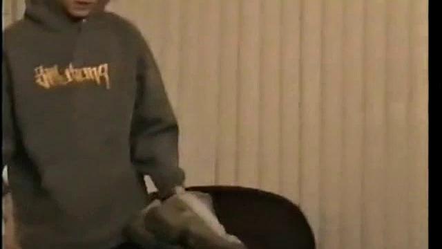 Кори из натуралов попался на горячем, а руки у него не из плеч - знает, что делать сам с собой, даже если кто-то смотрит.