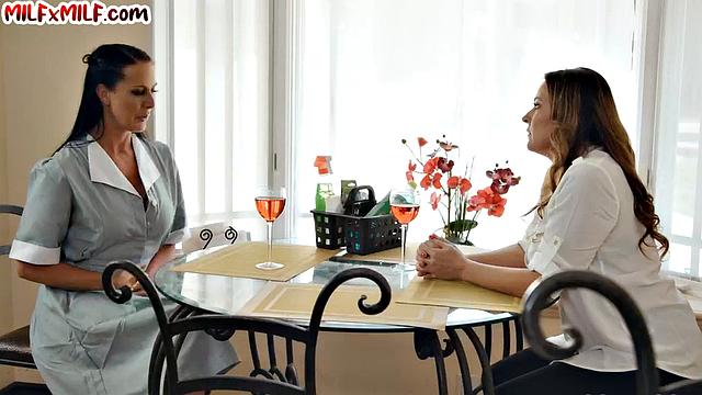 Big-titted MILF gets pussy fingered