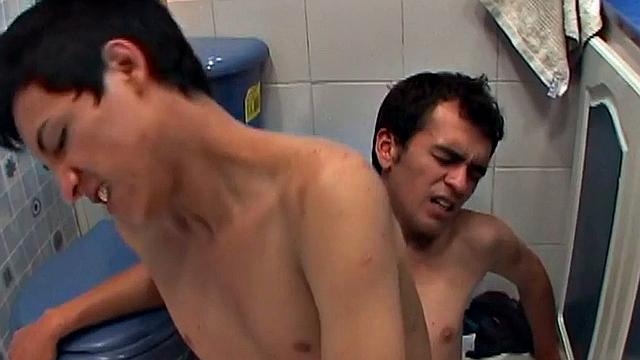 Latin twink fucks perverted stud in asshole in bathroom