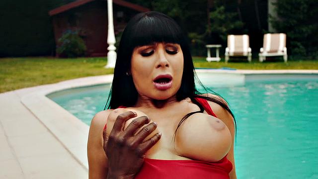 Outdoor Creampie for Valentina Ricci