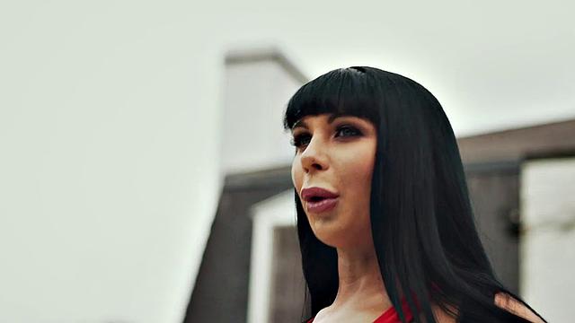 Outdoor Creampie for Valentina Ricci