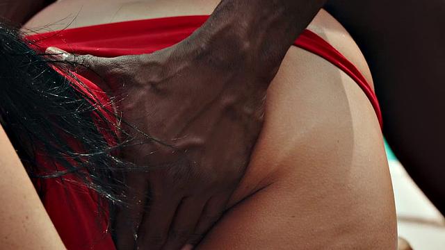 Outdoor Creampie for Valentina Ricci