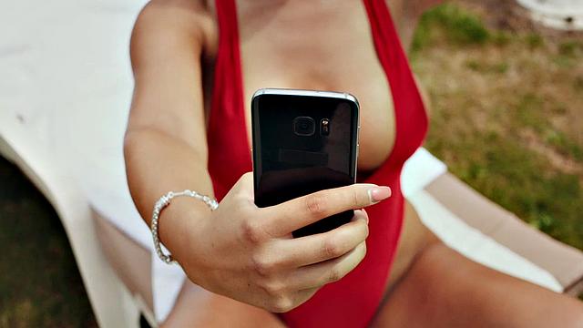 Outdoor Creampie for Valentina Ricci