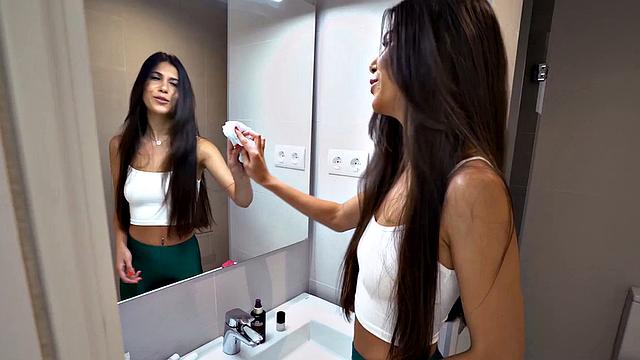 Real Latina maid gets facialized