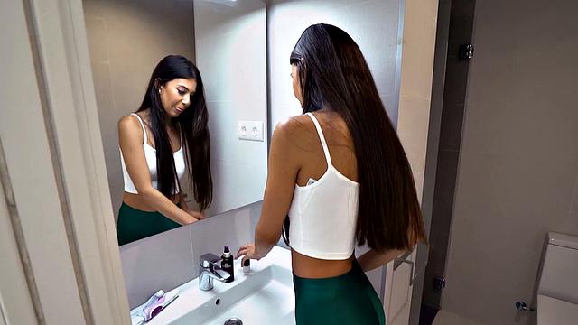 Real Latina maid gets facialized