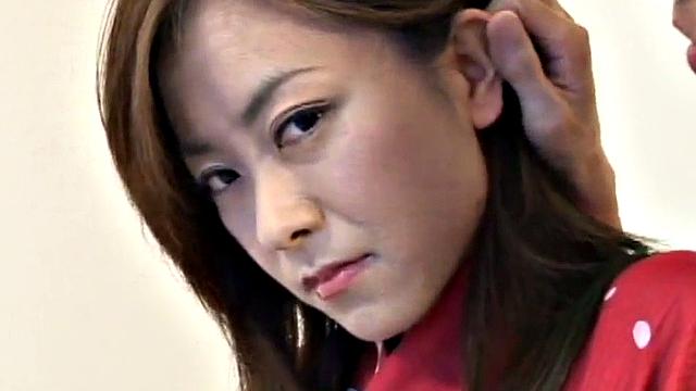 японская зрелая даёт в собачке по полной