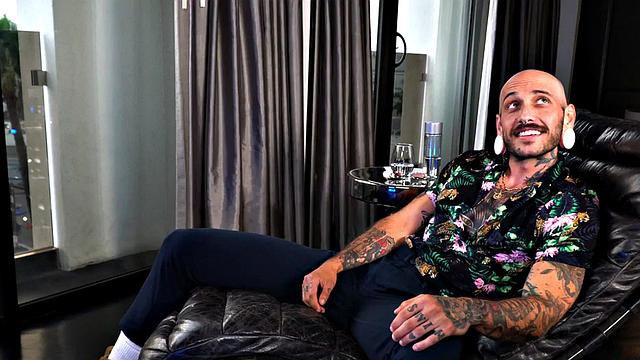 Tattooed TS pussylicked by bosomy rimmed Tranny MILF