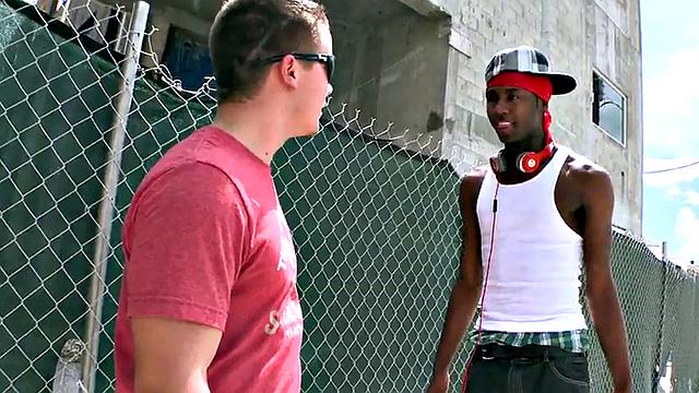 Black thug pulled and public fucked outdoor by white top