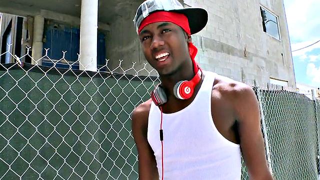 Black thug pulled and public fucked outdoor by white top