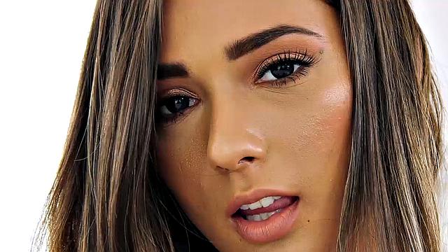 Jaye Summers Likes Dick In Her Ass