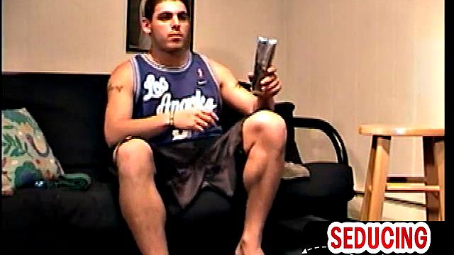 Amateur stud gets sucked by mature cum-loving gay