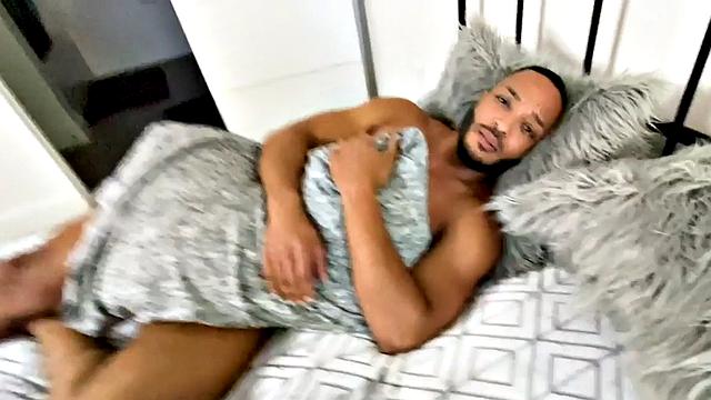 мускулистый черный парень в жесткой аналке от любовника лицом к лицу