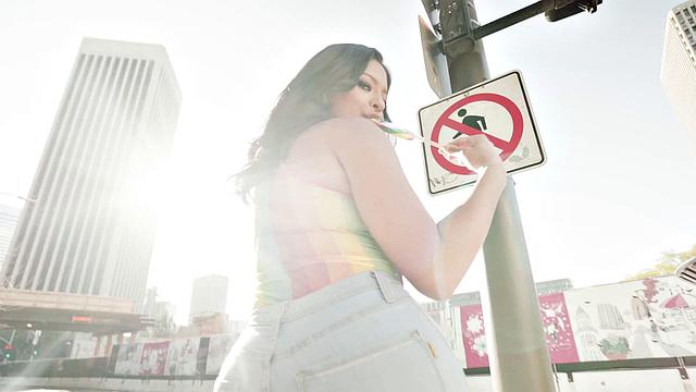 Serena Santos - Wheel