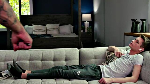 Tattooed stud barebacks skinny twink in ass after oral