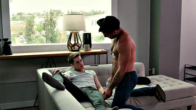 Tattooed stud barebacks skinny twink in ass after oral