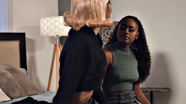 TRANSFIXED - Gorgeous Lovers Destiny Mira & Valeria Atreides Have Romantic Sex