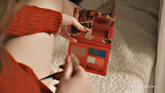 Свитер не мешает, когда пальцы творят магию