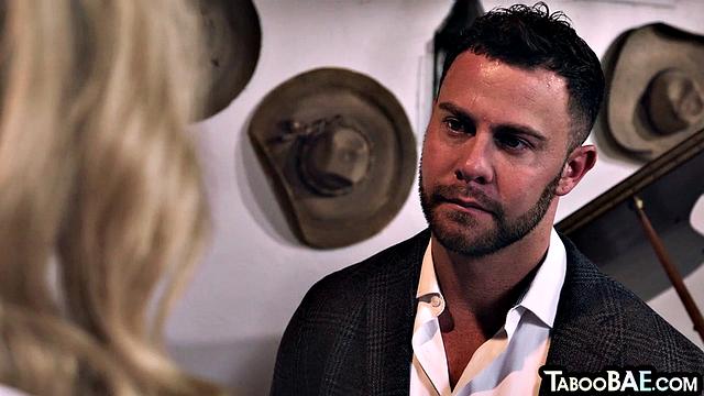 Horny big sluts pussysmashed in 3some