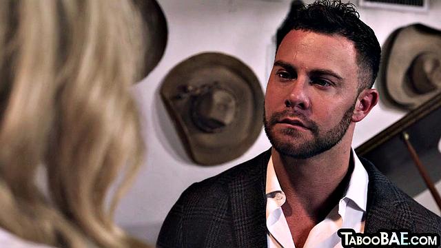 Horny big sluts pussysmashed in 3some