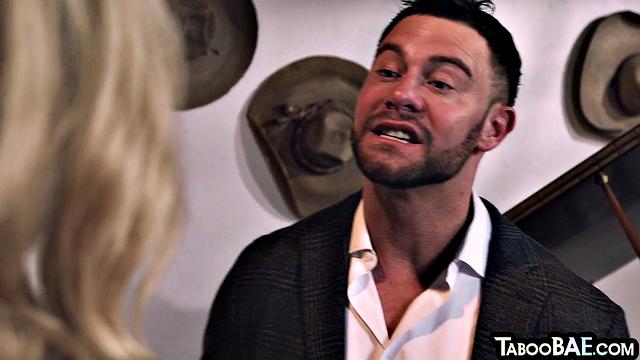 Horny big sluts pussysmashed in 3some