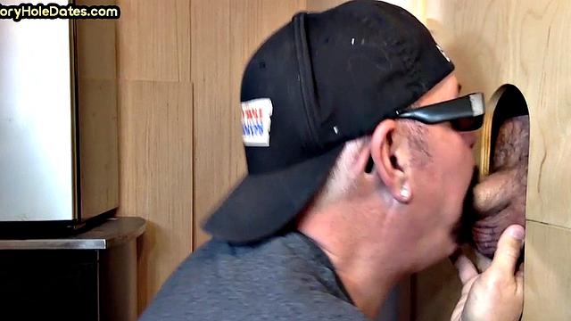 Facial-loving gloryhole DILF sucks rod in private home video