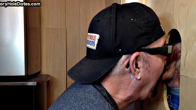 Facial-loving gloryhole DILF sucks rod in private home video