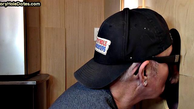 Facial-loving gloryhole DILF sucks rod in private home video