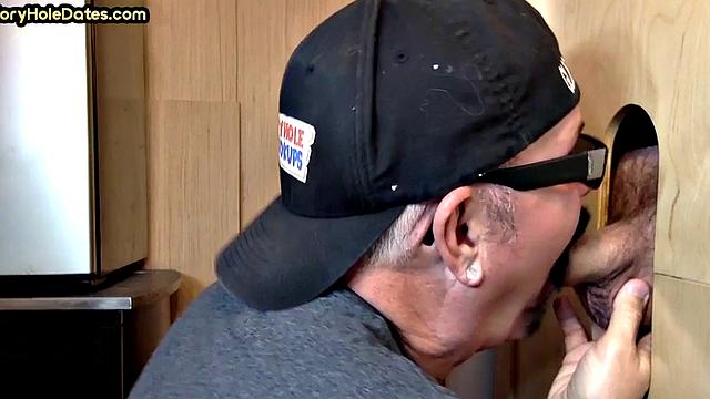 Facial-loving gloryhole DILF sucks rod in private home video