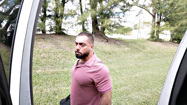 Straight amateur jock cums in public van outdoor