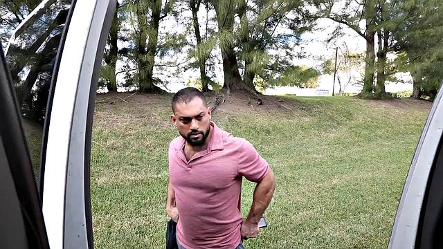 Straight amateur jock cums in public van outdoor