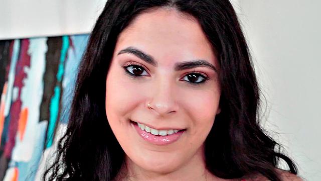 21yo babe facefucked in blowjob after fingering herself