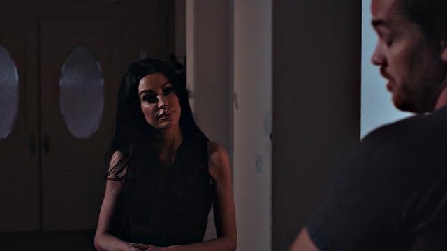 Nympho stepmom deepthroats her stepson's cock