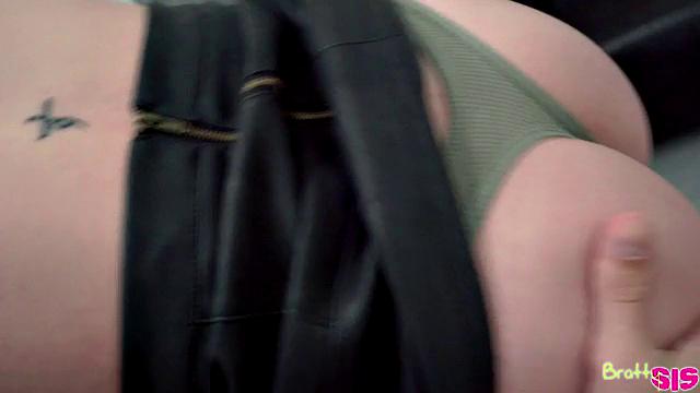 Two Step Sisters Get - S13:E2