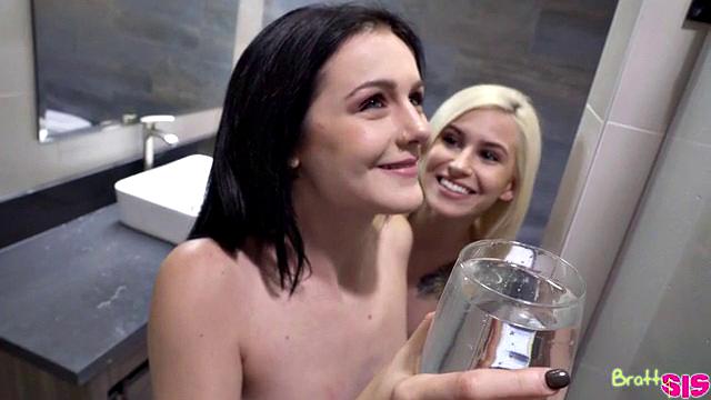 Two Step Sisters Get - S13:E2