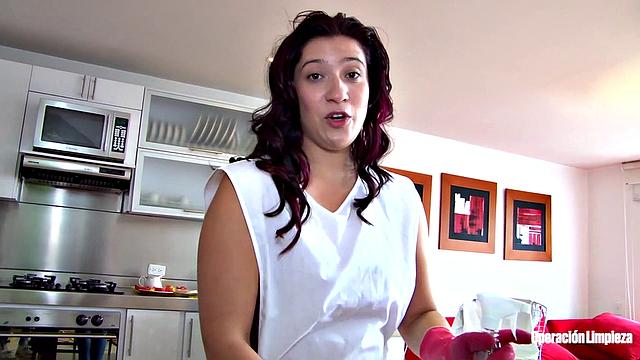 Colombian Ana Mesa rides cock