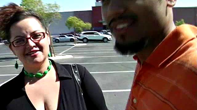 Busty BBW Shianna Has Goods