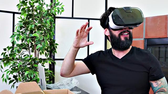 Watch this tattooed ebony babe in heels deepthroat and get her sidefucked