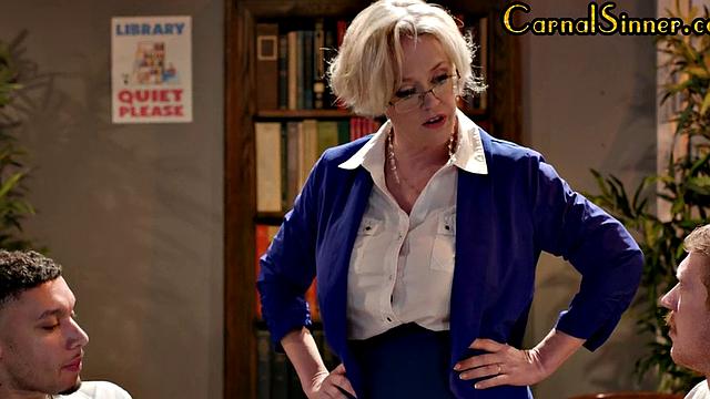 Curvy MILF double penetrated at the public library in a 3some