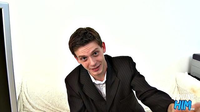 Round horny stud gets rimjob