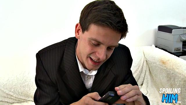 Round horny stud gets rimjob