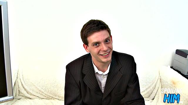 Round horny stud gets rimjob