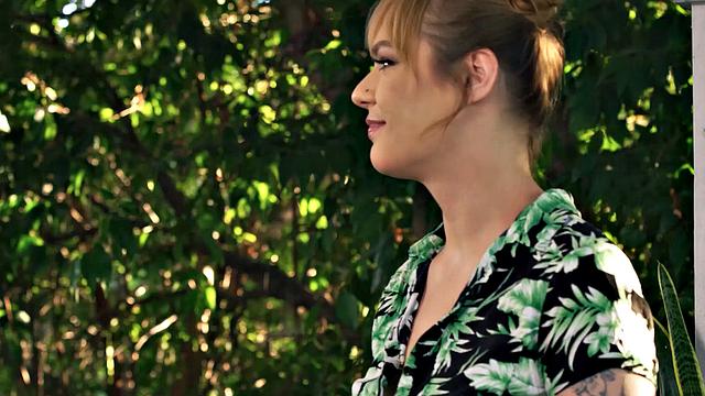 ALL GIRL MASSAGE - Gorgeous Rebecca Vanguard And Octavia Red Have A Wild Moment During Massage