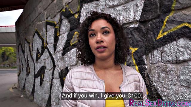 Fooled ebony babe pounded outdoor