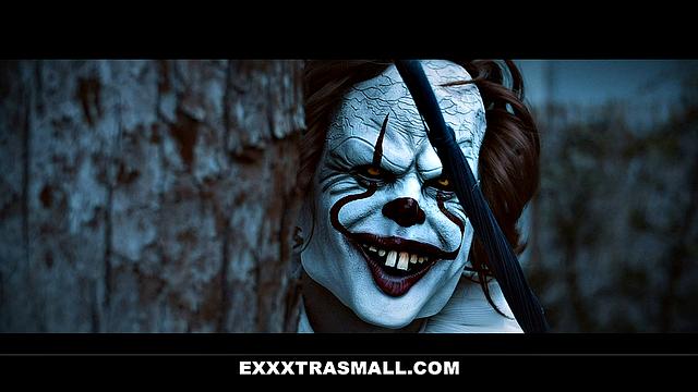 Анна выгребает по полной, даже клоун влезает в кровать