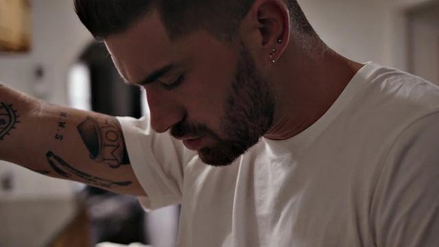 Trans beauty sucking before with boyfriend