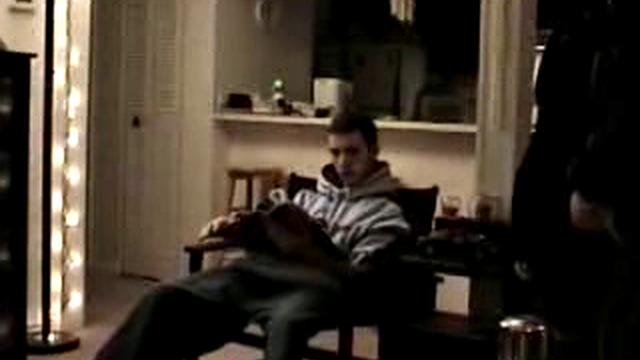 Винни шутит над прямолинейным Адамом и делает ему минет, чтобы жизнь не казалась скучной